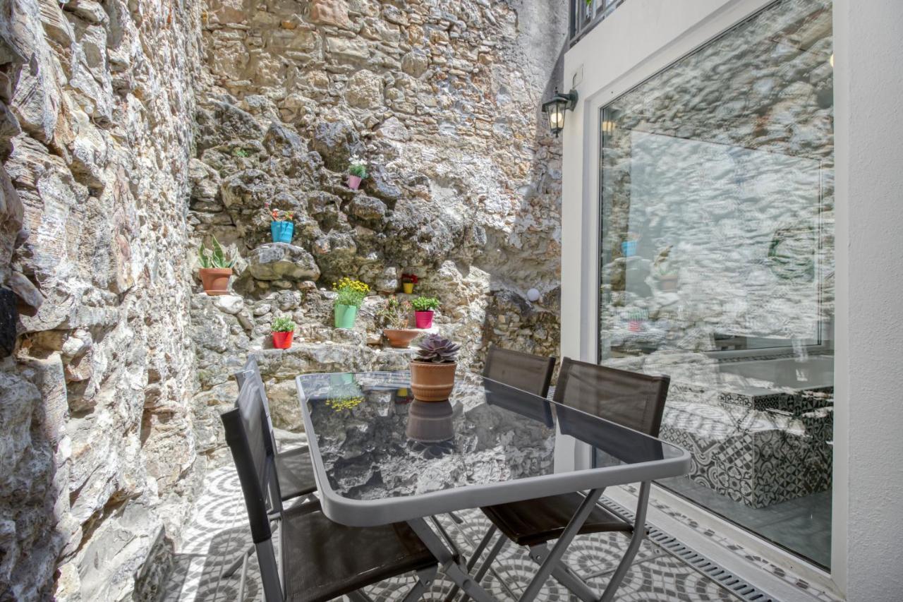 Apartamento 1 Quarto, Com Patio, Em Frente Praia Paço de Arcos Eksteriør bilde