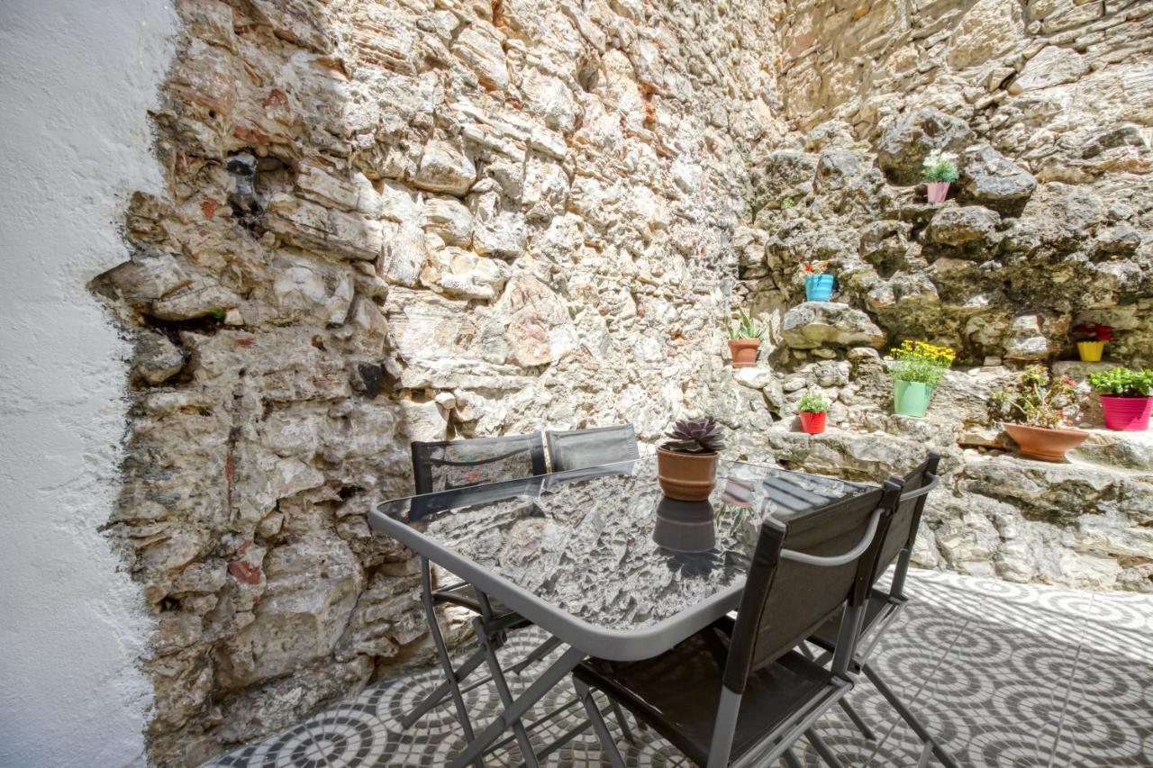 Apartamento 1 Quarto, Com Patio, Em Frente Praia Paço de Arcos Eksteriør bilde