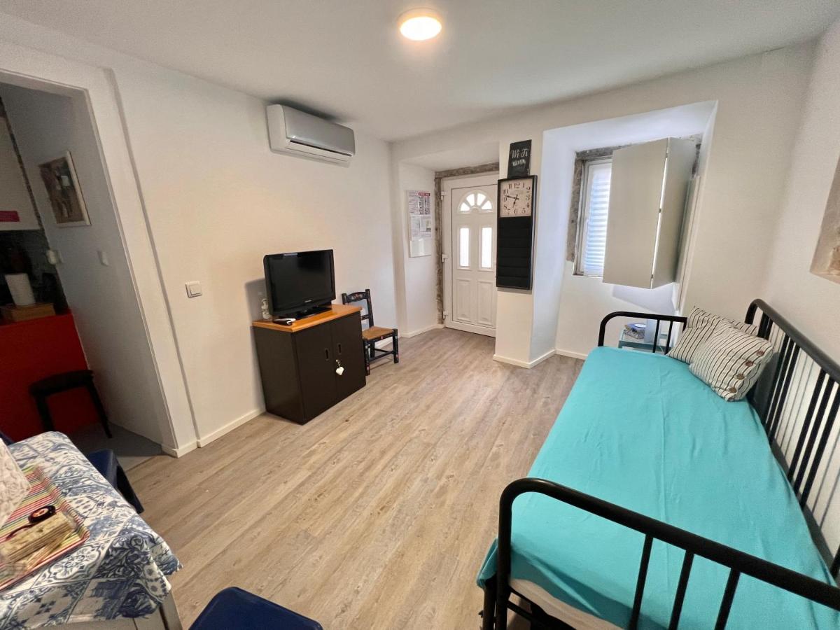 Apartamento 1 Quarto, Com Patio, Em Frente Praia Paço de Arcos Eksteriør bilde
