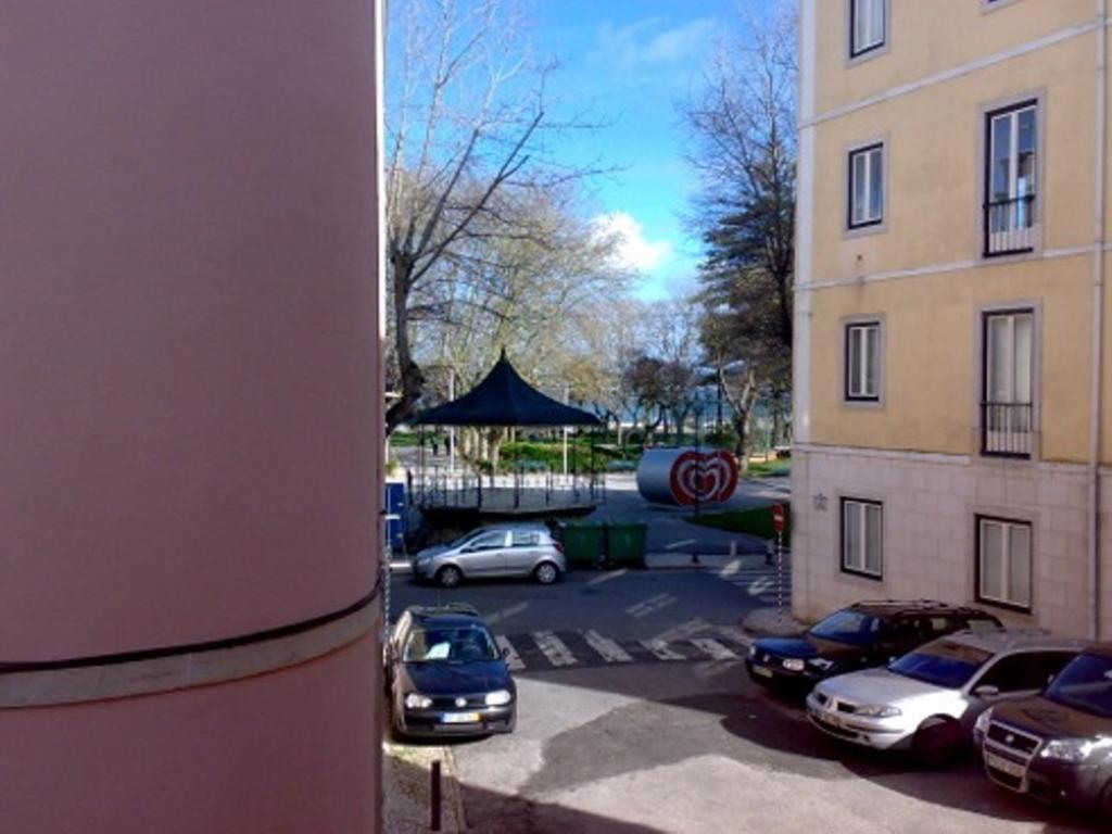 Apartamento 1 Quarto, Com Patio, Em Frente Praia Paço de Arcos Eksteriør bilde